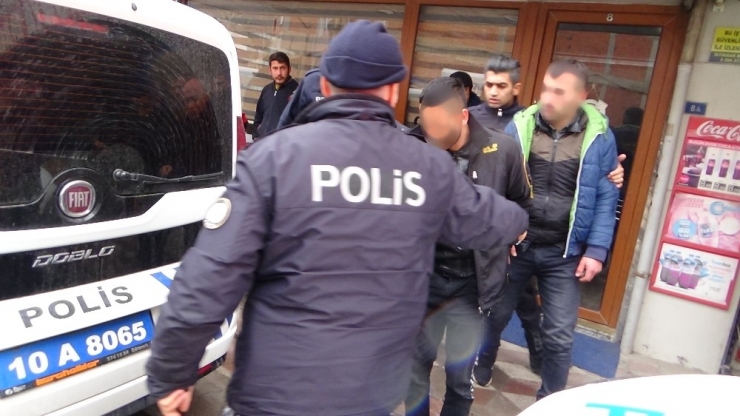 Silahla Şaka Yaparken Arkadaşının Sevgilisini Öldürdü