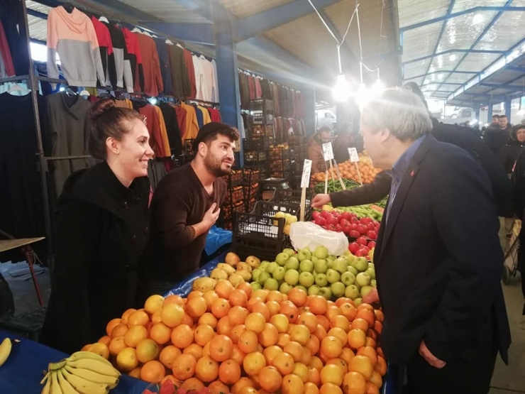 Başkan Şahin Pazar Esnafıyla Bir Araya Geldi