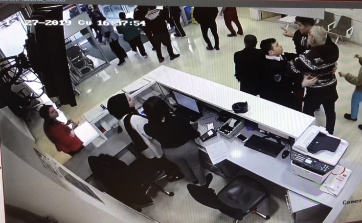 Eski Süper Lig Kalecisi Hastanede Dehşet Saçtı