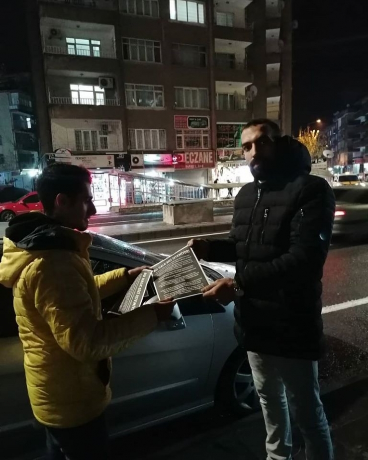 Yönetime Afişli Ve İlanlı Tepki