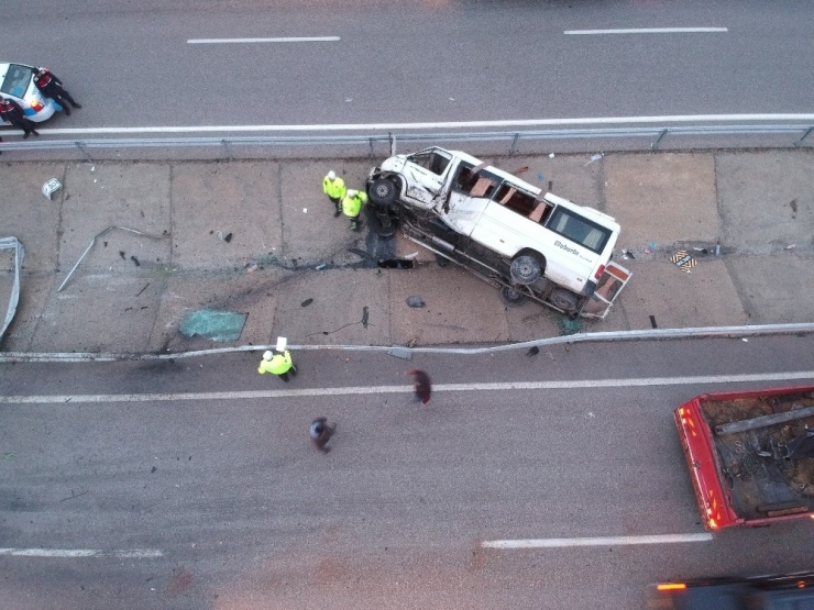 Isparta’da Yolcu Midibüsü Devrildi: 15 Yaralı