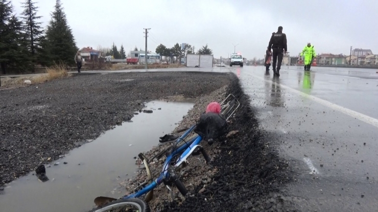 Otomobilin Çarptığı Bisikletli Öğrenci Hayatını Kaybetti
