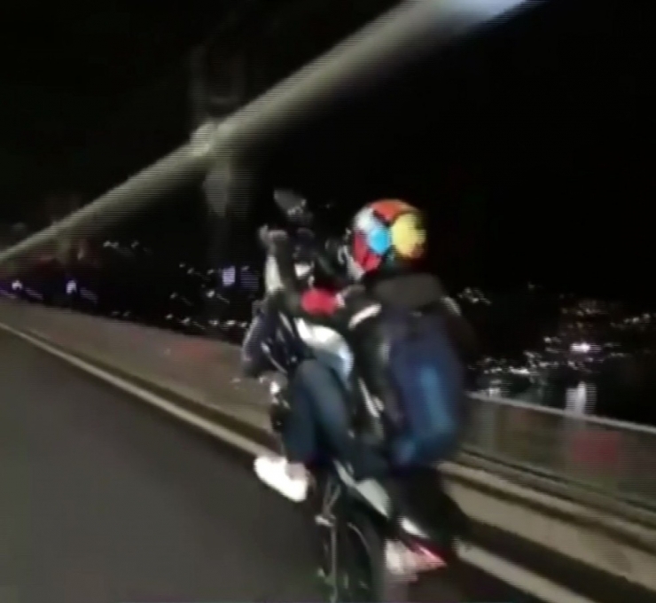 İstanbul Boğazı’ndaki Köprülerde Tek Teker Terörü Kamerada