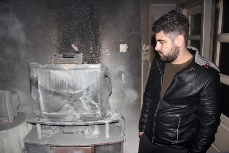 Televizyon Patladı, Yangın Çıktı