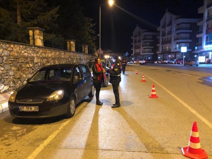 Kaş’ta Jandarmadan Yılbaşı Denetimi