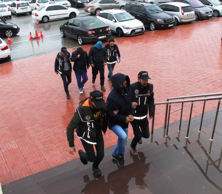 Yılbaşı Gecesi Satacaklardı, Yakalandılar