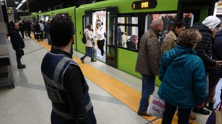 Yılbaşında 6 Bin 500 Polis Görev Başında Olacak