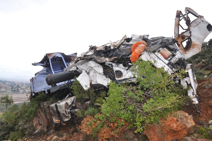 Kamyon Sürücülerini Korkutan Yol