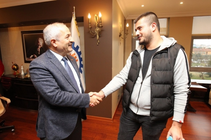 Başkan Büyükgöz Yılın Son İş Yeri Açma Ruhsatını Verdi