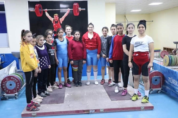 Okullar Arası Yıldız-genç Halter İl Birinciliği Tamamlandı
