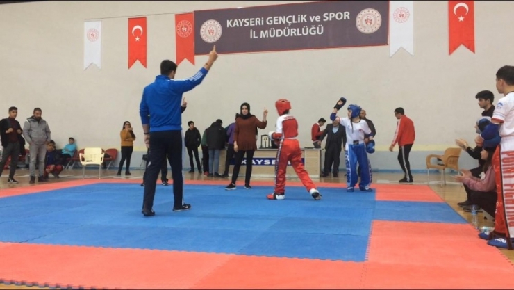 Okullar Arası Gençler A-b Kickboks İl Birinciliği Müsabakaları Tamamlandı