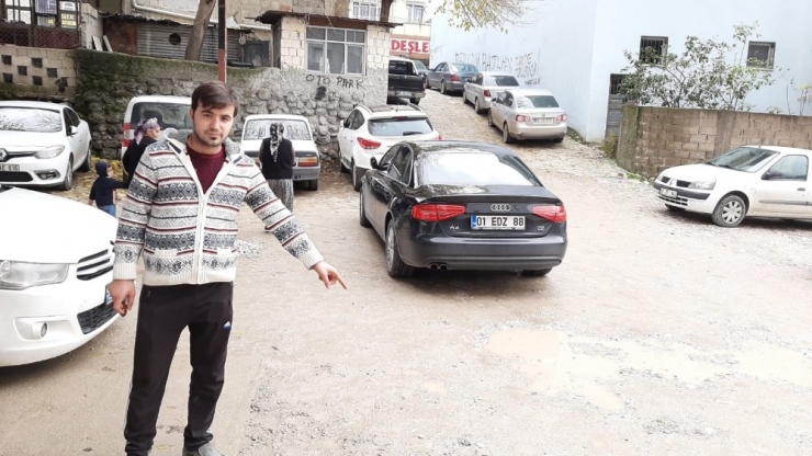 Durdurmaya Çalıştığı Otomobil Üzerinden Geçti