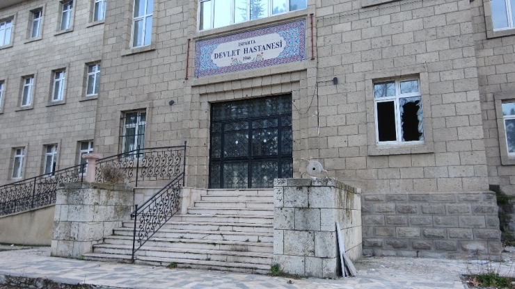 Fuhuş Yapıldığı İddialarıyla Gündeme Gelen Eski Hastane Binasında Sancı Sürüyor