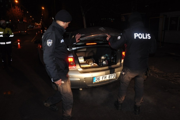 700 Kişiyi Zehirleyecek Uyuşturucuyu Bağırsaklarında Sakladılar