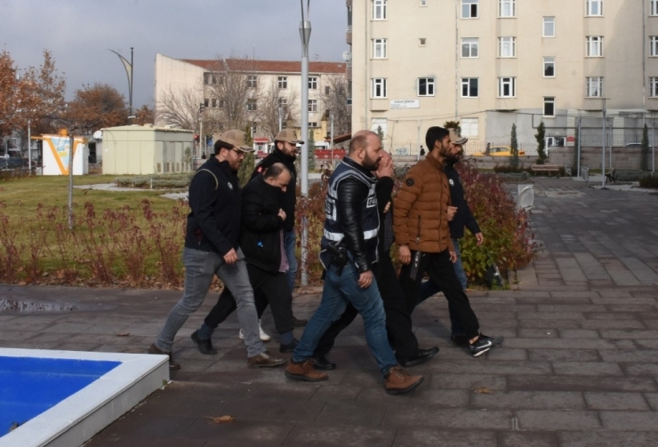 Kırşehir’de Deaş Operasyonu: 5 Tutuklama
