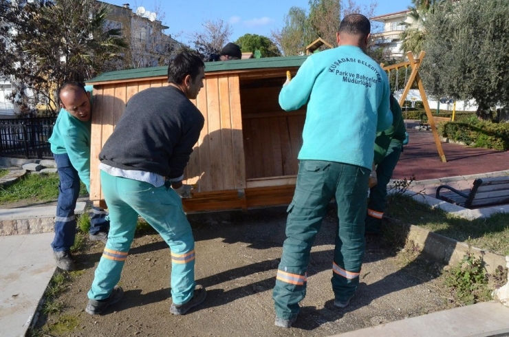 Kuşadası Belediyesi Yeni Yılda Sokak Hayvanlarını Unutmadı