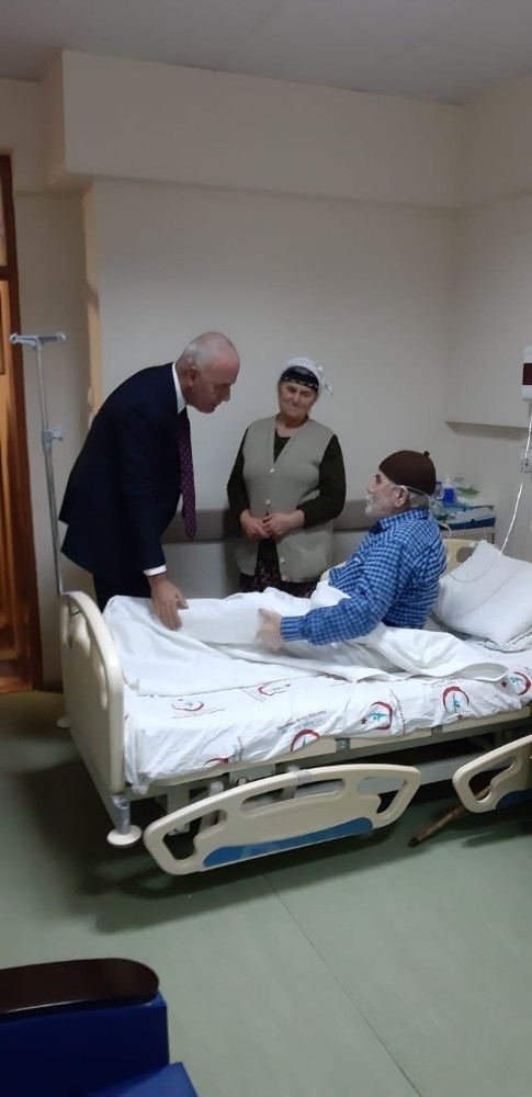 Marmaris’te Yılbaşı Gecesi Hastanede Yatanlar Unutulmadı