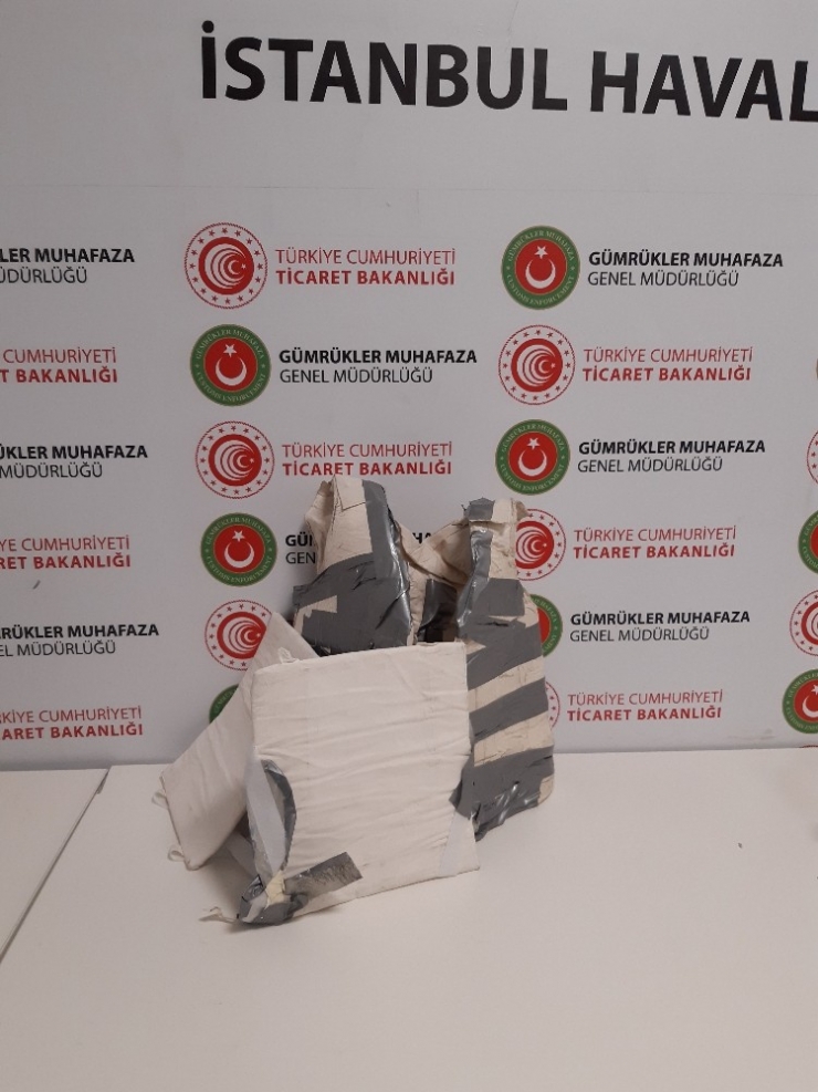 İstanbul Havalimanı’nda 7 Kilo 500 Gram Kokain Ele Geçirildi