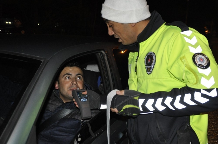 Afyonkarahisar’da Yılbaşı Gecesi Huzur Ve Güven Uygulaması