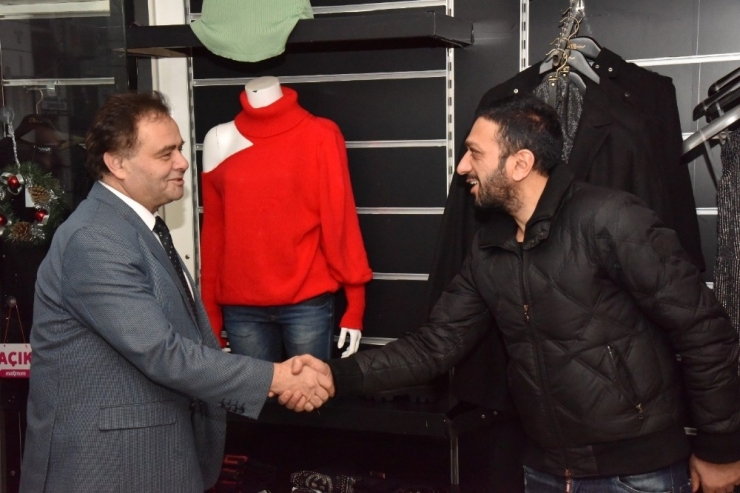 Başkan Şahin Esnafın Yeni Yılını Kutladı