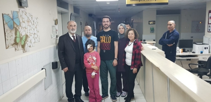 Dü Hastaneleri Başhekimi Kadiroğlu, Yeni Yıla Hastanede Hasta, Hasta Yakını Ve Çalışanlarla Girdi