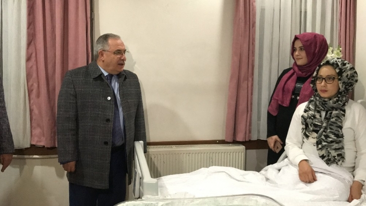 Sakarya’da 2020’nin İlk Bebeği 2 Dakika Sonra Dünyaya Geldi