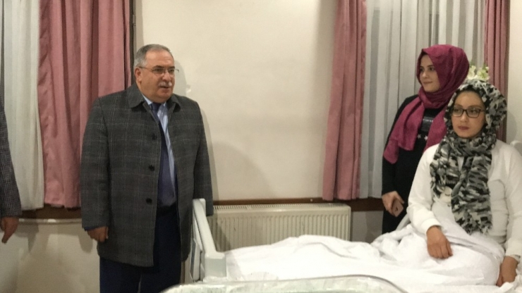 Sakarya’da 2020’nin İlk Bebeği 2 Dakika Sonra Dünyaya Geldi