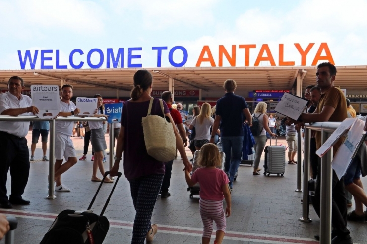Antalya 2019’u 15 Milyon Turist Rekoruyla Kapattı