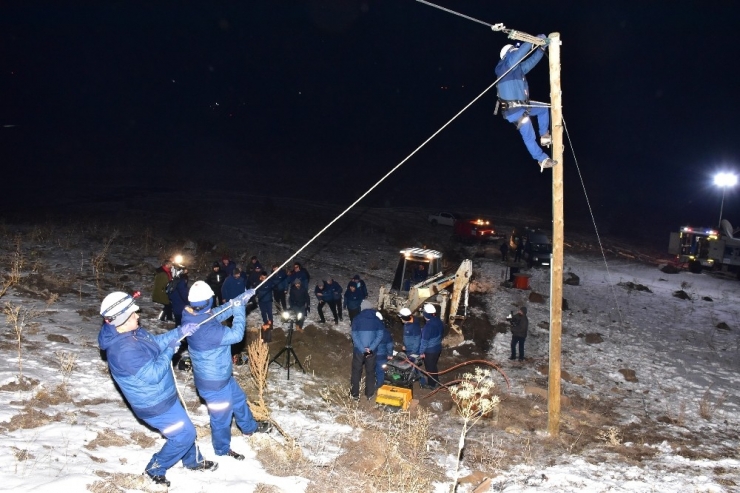 Türk Telekom Ceo’su Ümit Önal Yeni Yıla -15 Derecede Çalışan Ekiplerle Girdi