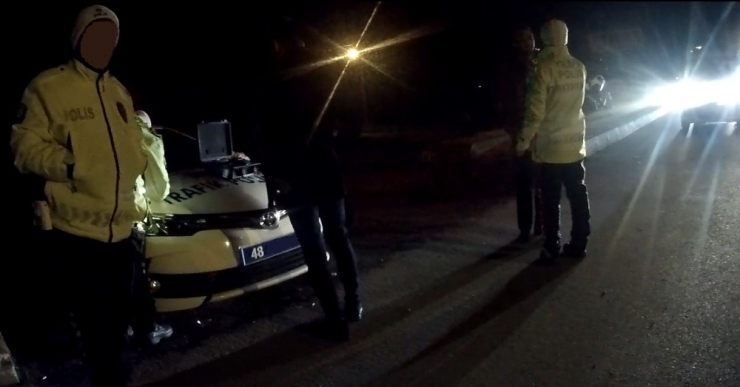 Uygulamada Trafikçiler 395 Araç Denetlendi, 159 Sürücüye 53 Bin Lira Ceza Kesildi