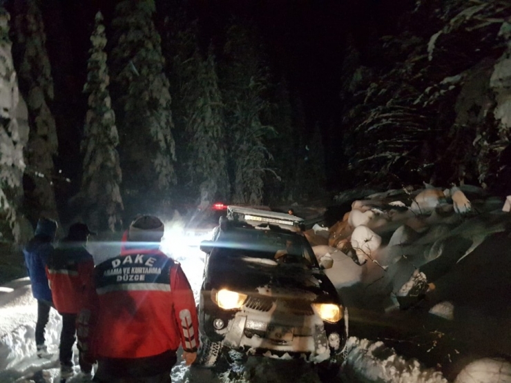 Yaylada Mahsur Kalan 4 Kişilik Aile Kurtarıldı