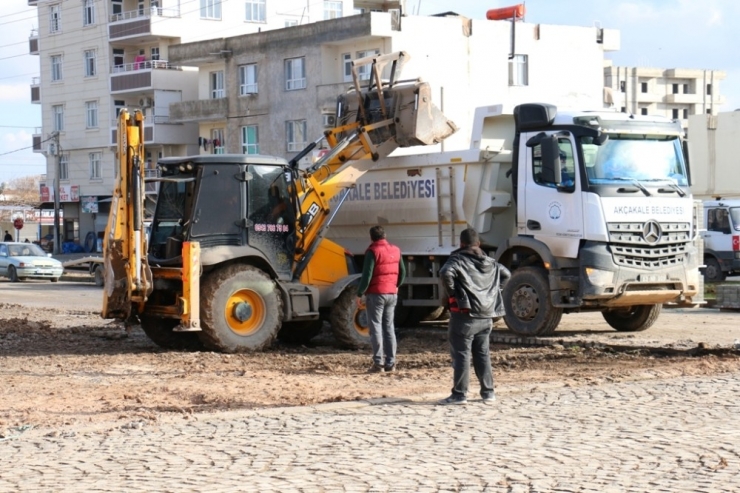 Başkan Yalçınkaya Parke Taşı Çalışmasını Yerinde İnceledi