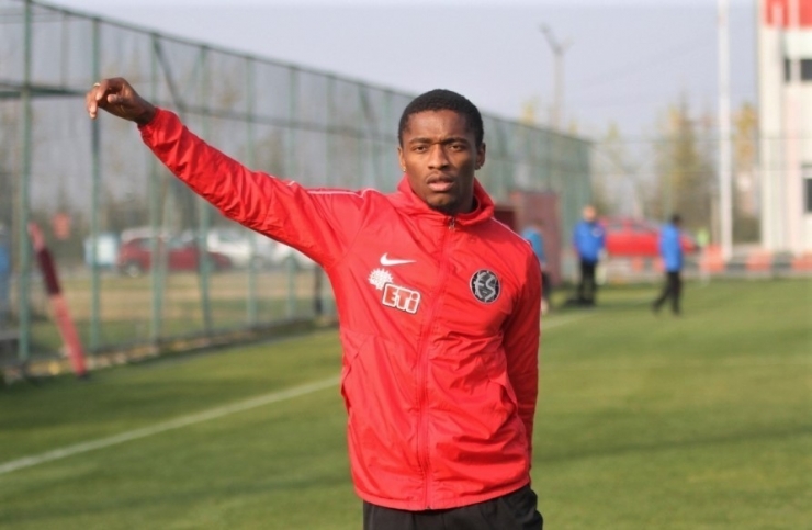 Transferin Gözde İsmi Jesse Sekidika Eskişehirspor Kampına Dahil Edildi