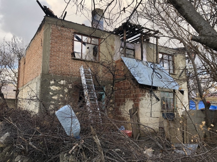 Cezaevine Görüşe Giden Ailenin Evinde Şüpheli Yangın