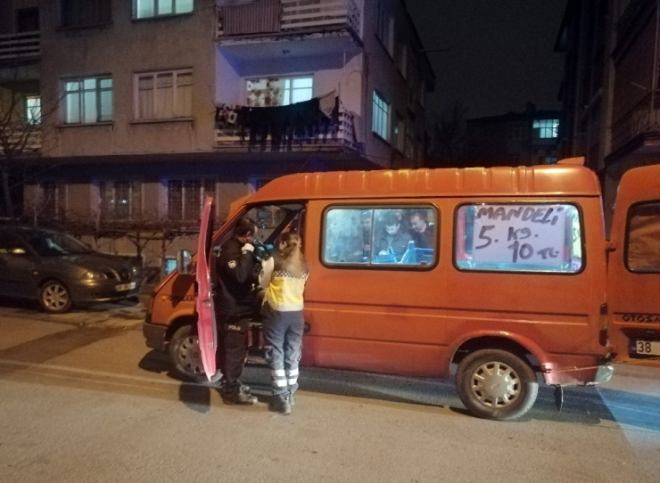 Kayseri’de Seyyar Satıcı Aracında Ölü Bulundu