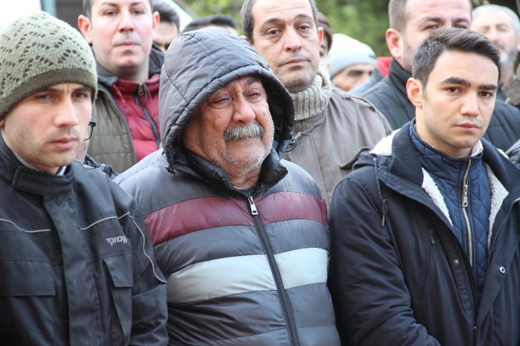 Kanlı Pusuda Ölenlere Veda: Bir Babanın En Zor Anı