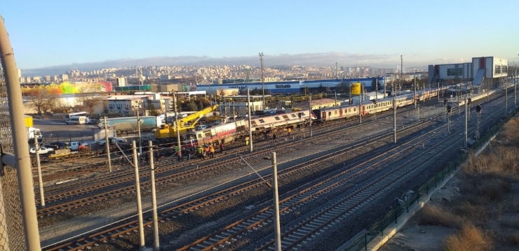 Başkent’te Tren Raydan Çıktı