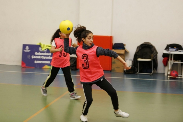 Geleneksel Çocuk Oyunlarında Coşkulu Final