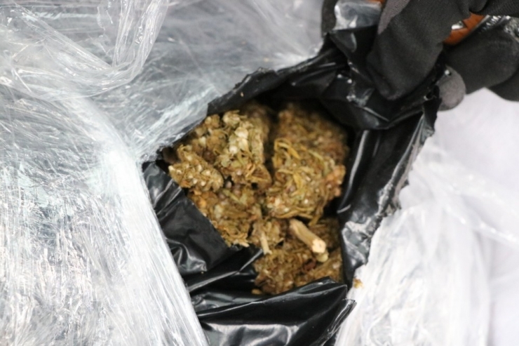 ’Maya’ Ve ’Sarıkız’ Minibüste 250 Kilo Esrar Buldu