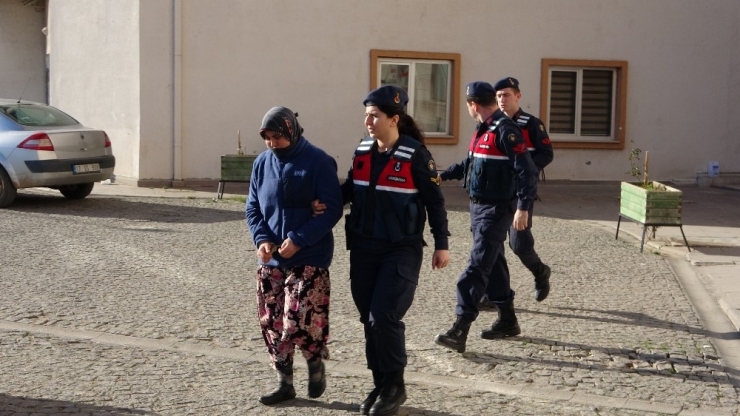 Koyun Otlatma Cinayetinde Anne Ve Kızı Tutuklandı
