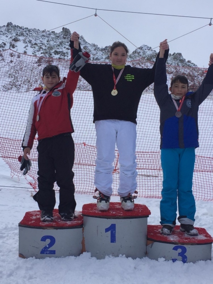 Develi Belediyesi Kayak Kulübünden Bir Başarı Daha