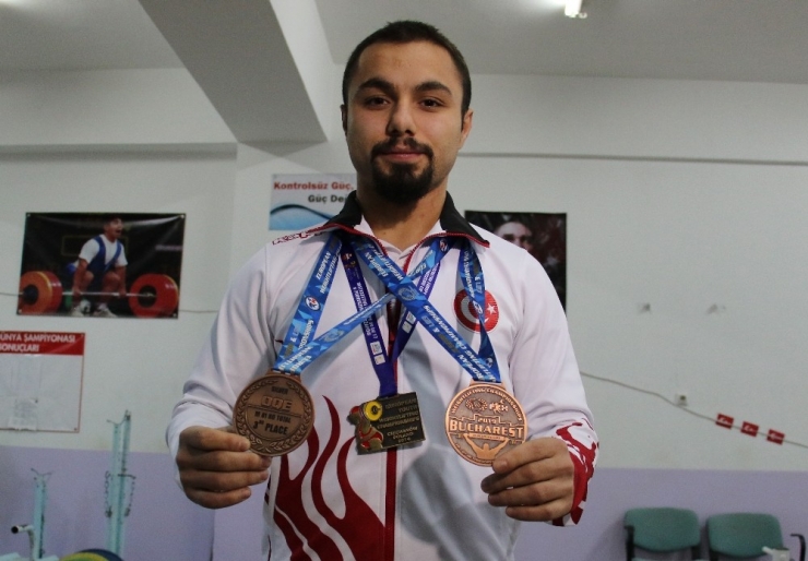 Milli Halterci Yiğit: “2024 Paris Olimpiyatları’nda Şampiyon Olmak İstiyorum”