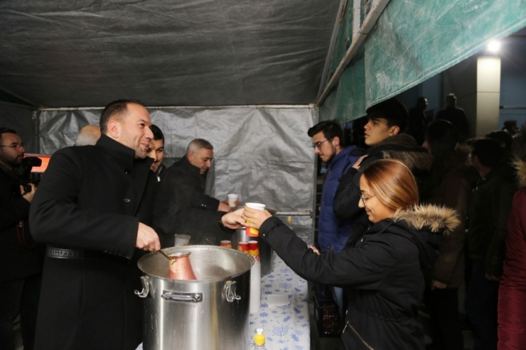 Niğde Belediyesinden Üniversite Öğrencilerine Çorba İkramı