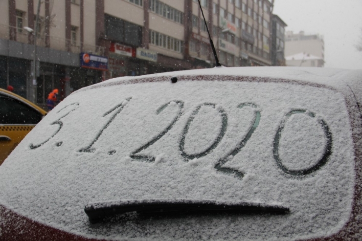 2020’nin İlk Karı Vatandaşların Hasretini Dindirdi