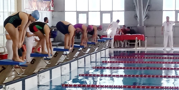 Geleceğin Yüzücüsü Eremsu Cansever’den 3 Altın