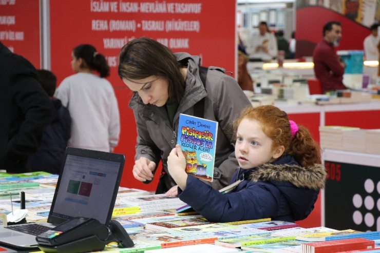 13. Çukurova Kitap Fuarı Kapılarını Açtı