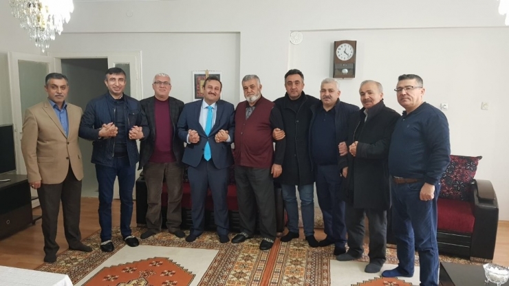 Ak Parti Merkez İlçe Yöneticileri Kurucu İl Başkanını Ziyaret Etti