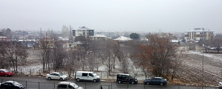 Erzincan Güne Karla Uyandı