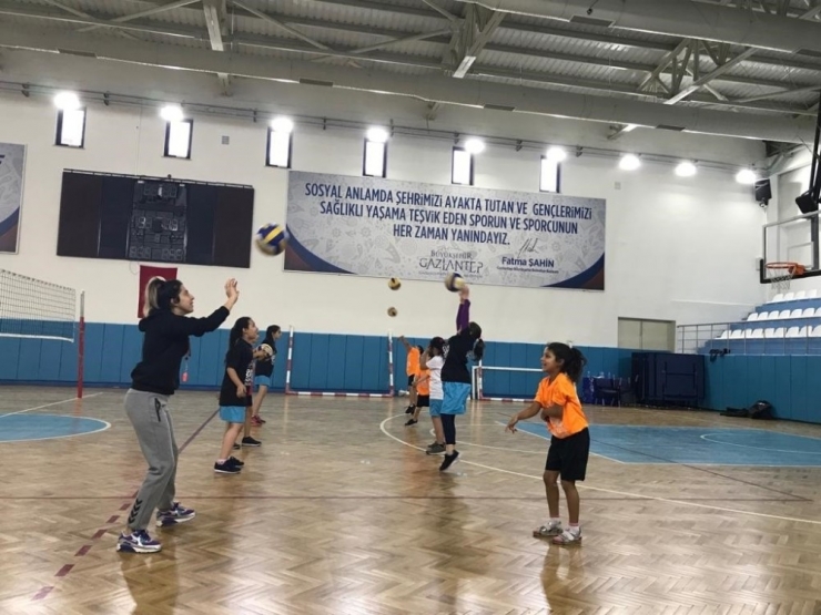 Büyükşehir’den “Aktif Çocuklar Spor Okulları” Projesi