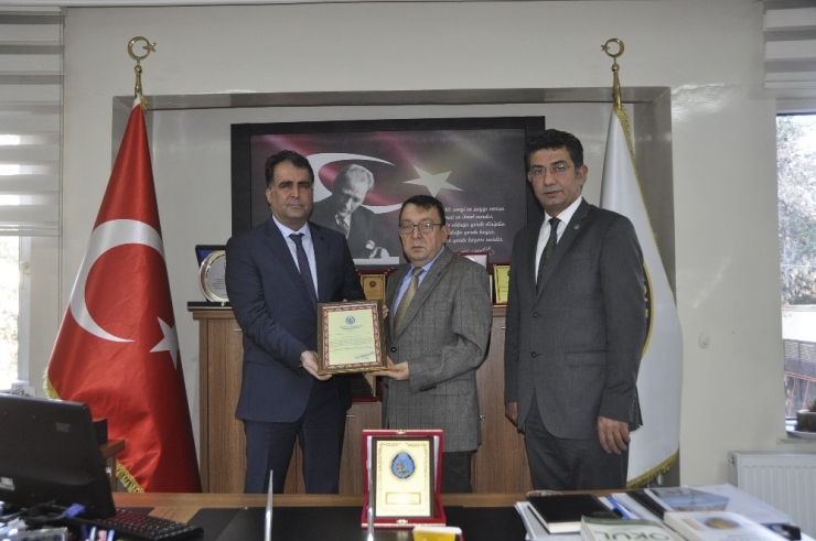 Mehmetçik Vakfı’ndan Gkv’ye Anlamlı Ziyaret